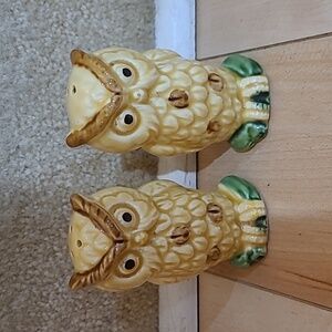 Vintage owl salt and pepper shakers, made in Japan